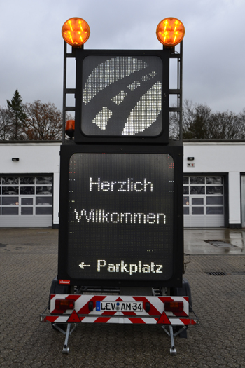 Straen.NRW-Verkehrszentrale in Leverkusen Verkehrsablauf Verkehrssicherheit 05